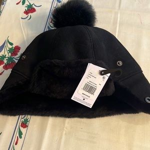 UGG🎉PRICEDROP🎉UGG FLAP WATER RESISTANT CAP